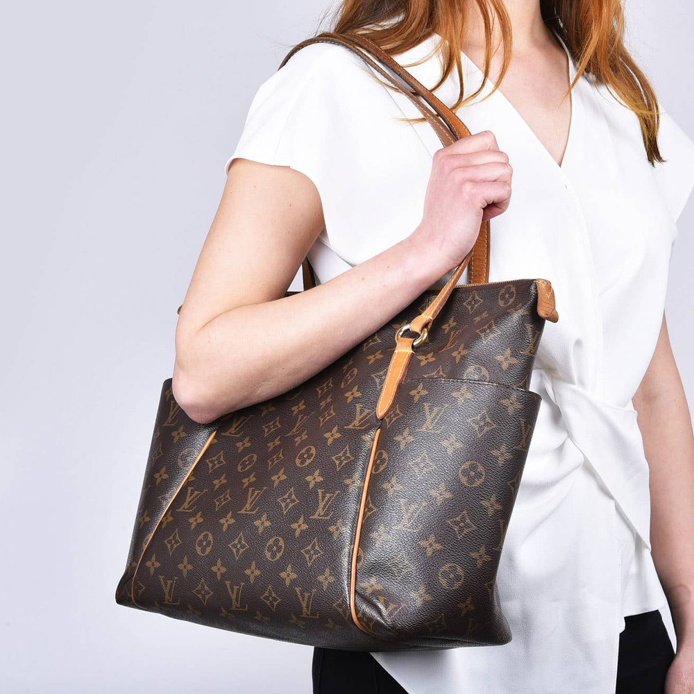💎✨BEAUTIFUL✨💎 AUTHENTIC Louis Vuitton Monogram Totally MM Tote Bag